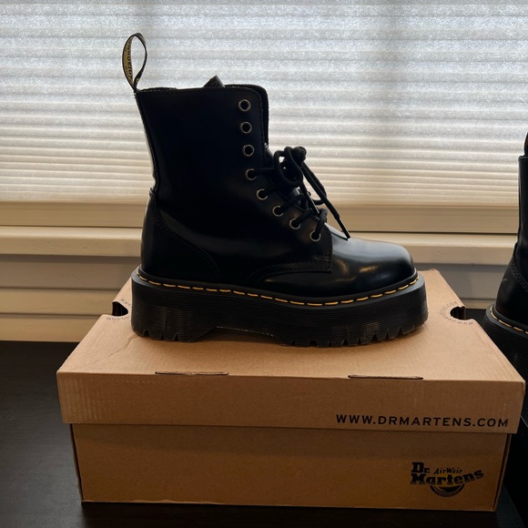 DR MARTENS Jadon Boot Smooth Leather Platforms - Picture 9 of 10